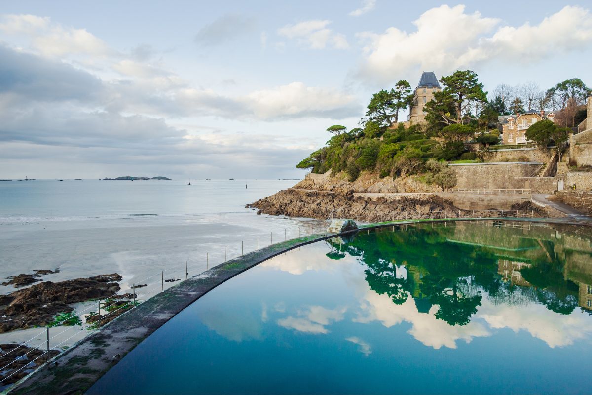 découvrez les plus beaux villages de bretagne à visiter en 2025 : patrimoine, charme authentique, conseils voyages et idées escapades pour explorer la région bretonne.